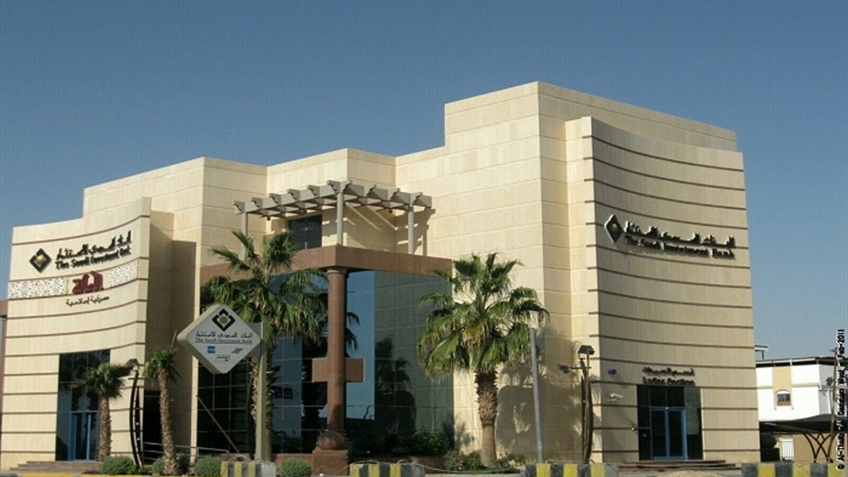 السعودية تُلزم البنوك بإعادة جدولة أقساط