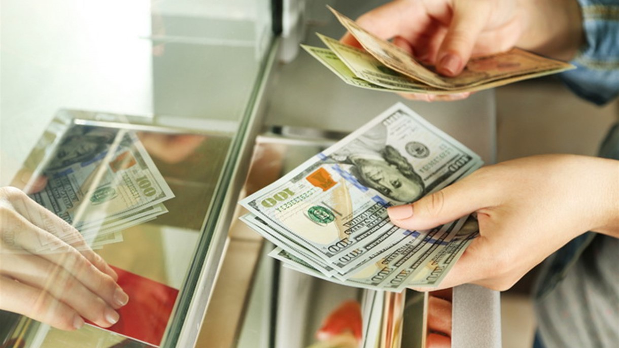 تراجع التحويلات المالية تُقلق ملايين العائلات