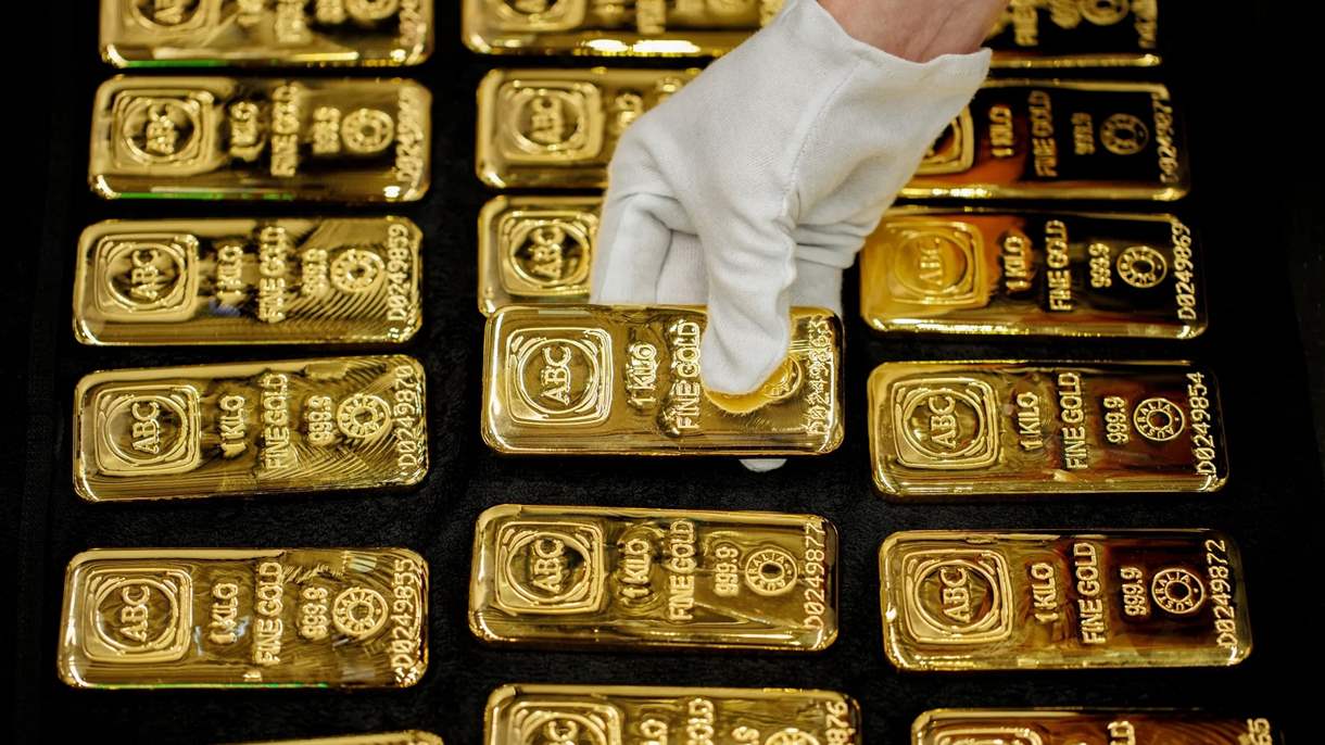 سعر الذهب يهبط لأدنى مستوى في شهر