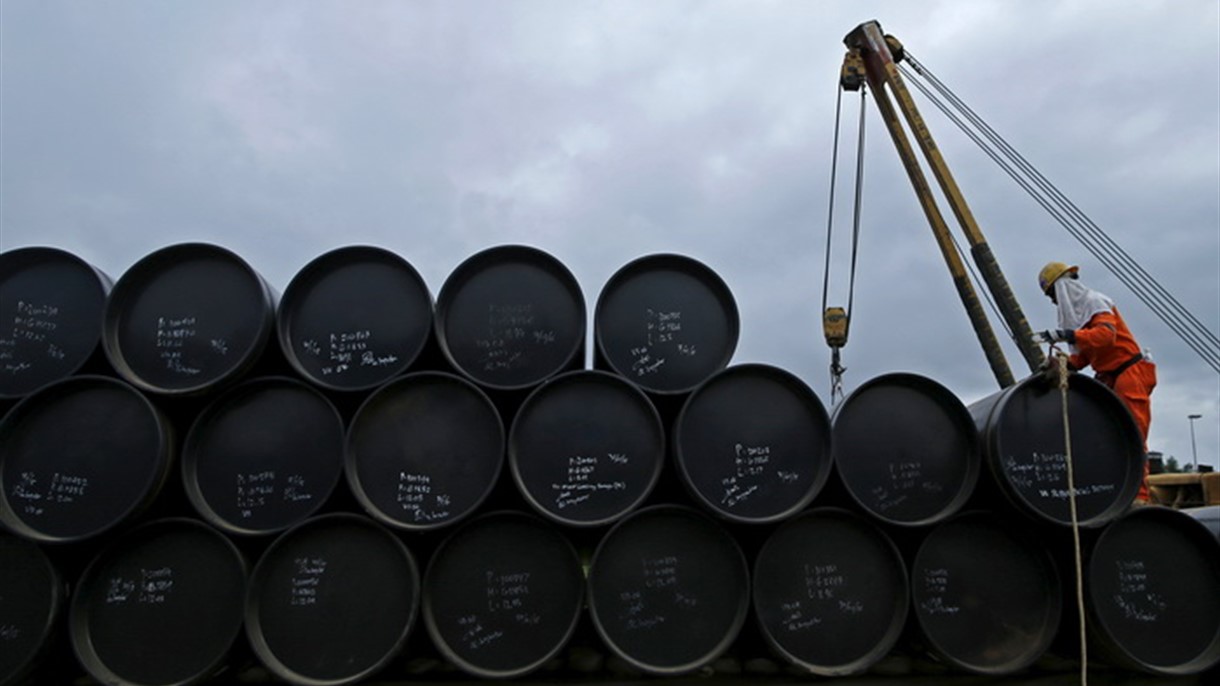 اسعار النفط تبدأ الاسبوع على تراجع
