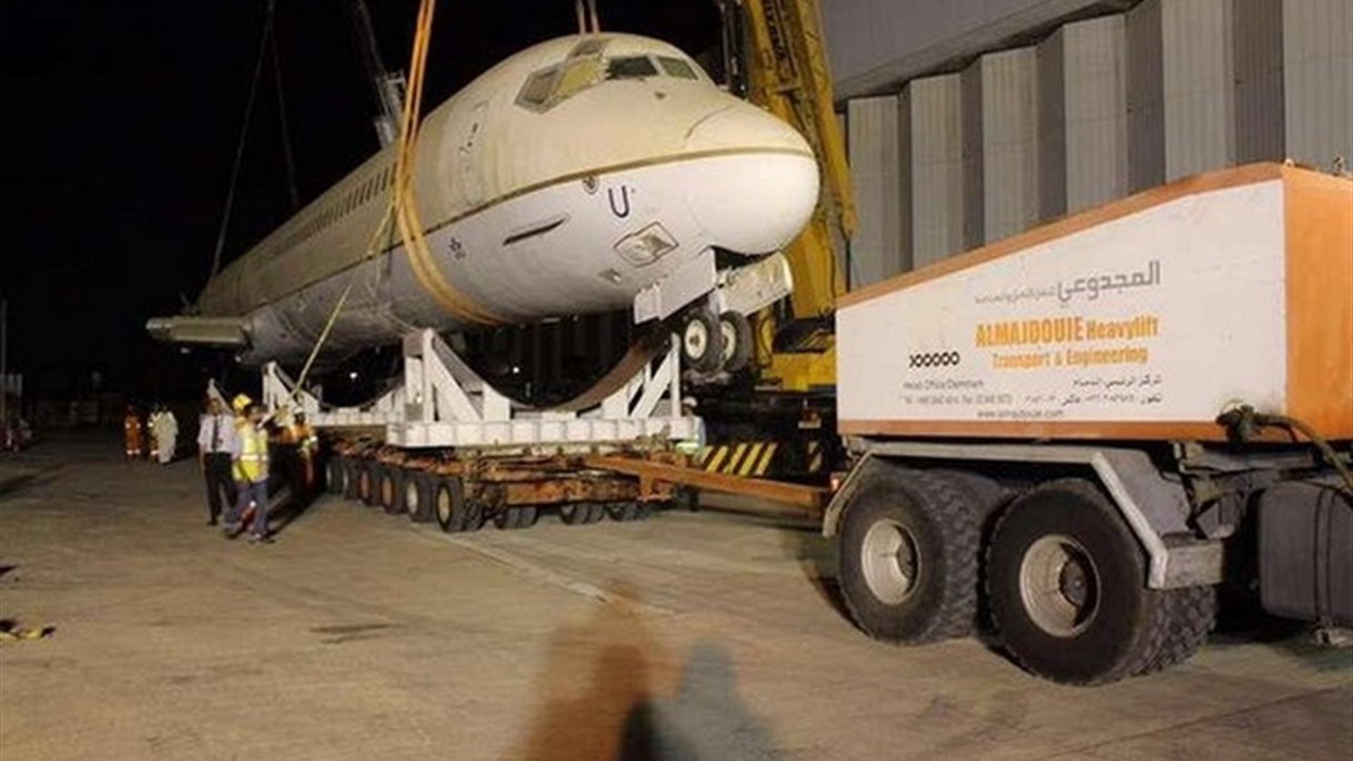 للمرة الثانية شاحنة تشحن طائرة في السعودية