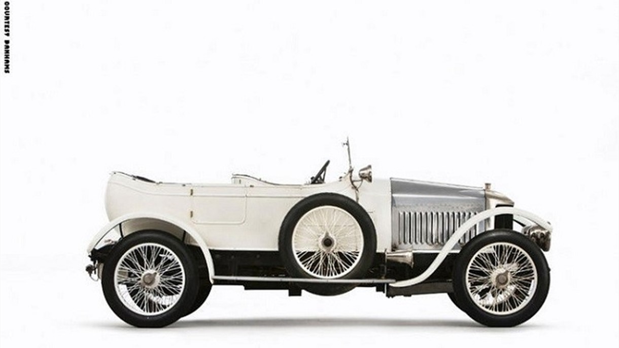 بيع أقدم سيارة رياضية في العالم بـ657 ألف دولار