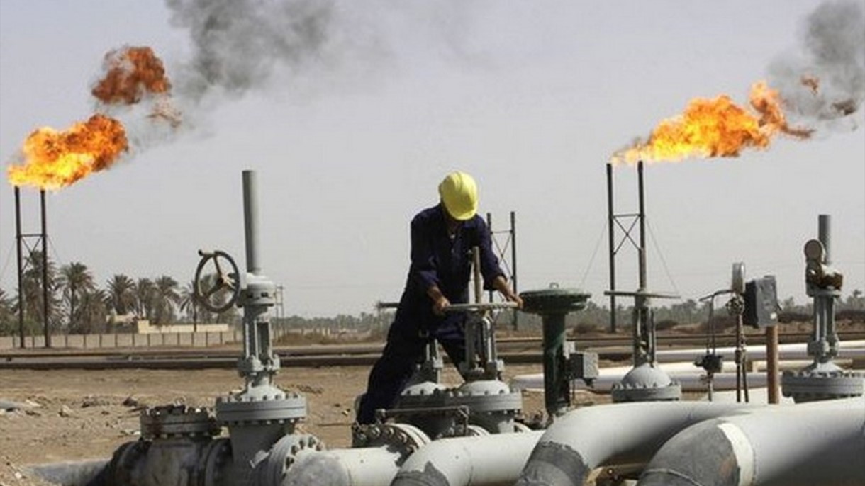 السعودية تضطر لخفض انتاج النفط بشدة