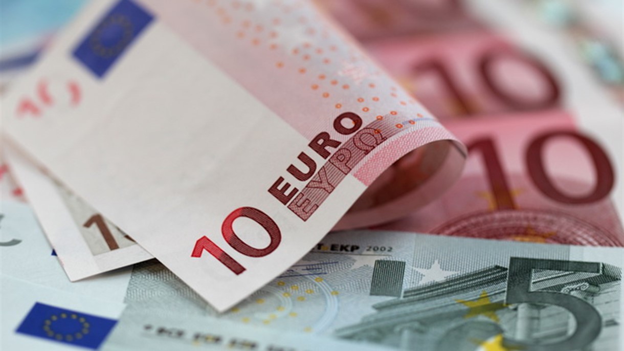 اليورو يتجه لتسجيل أطول سلسلة مكاسب منذ 2014