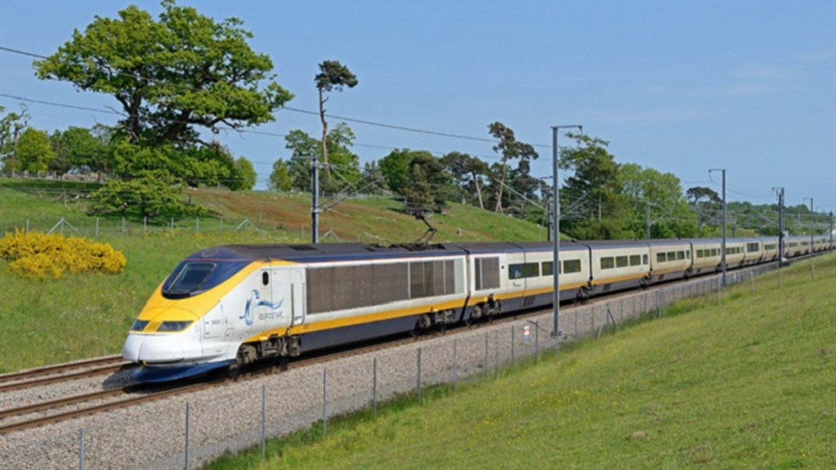 قطار سريع بين بلدين أوروبيين