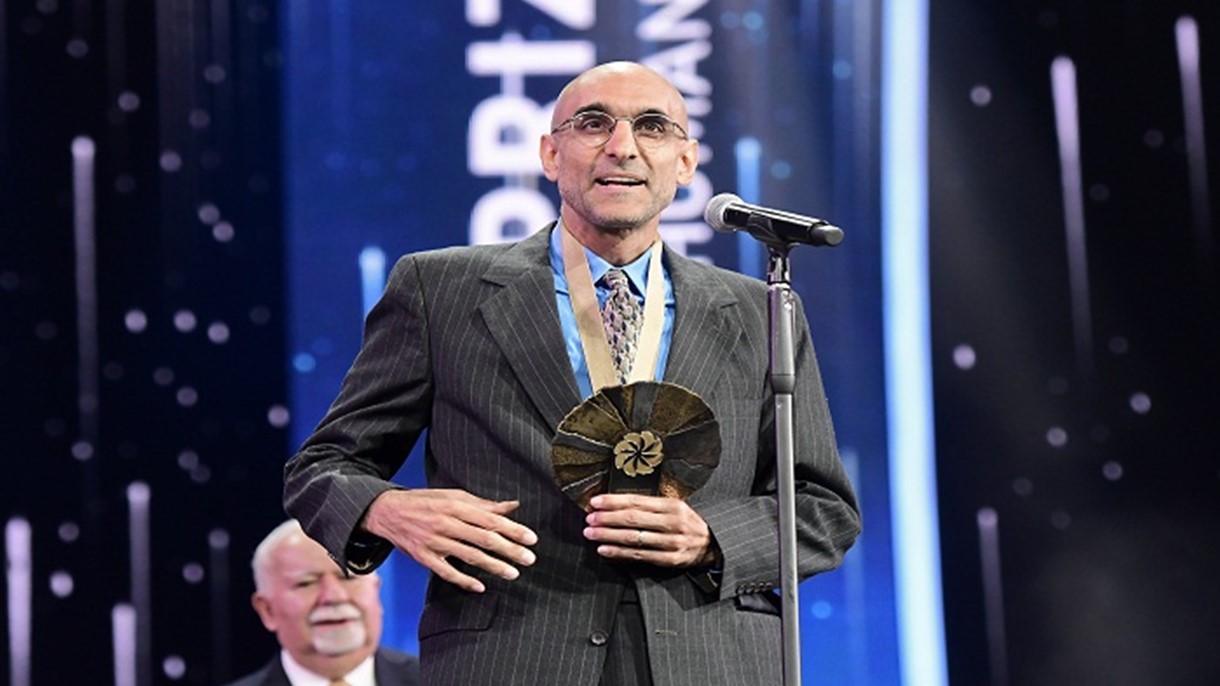 جائزة أورورا لصحوة الإنسانية إلى الدكتور توم كاتينا