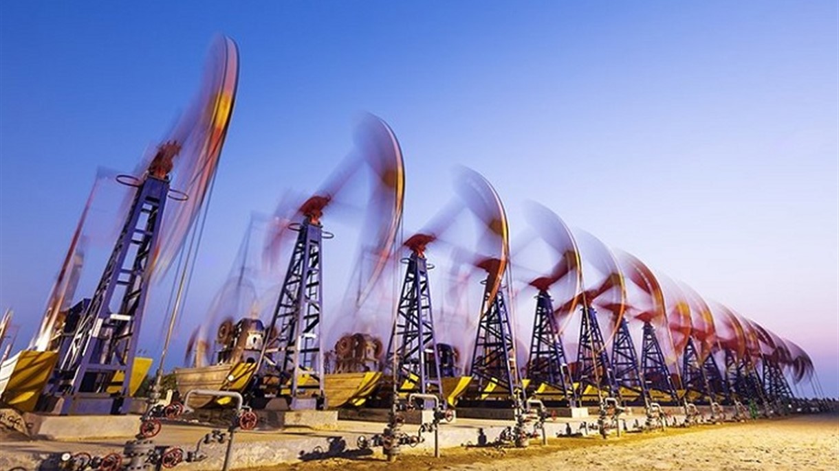 النفط يرتفع بعد استقرار عدد منصات التنقيب