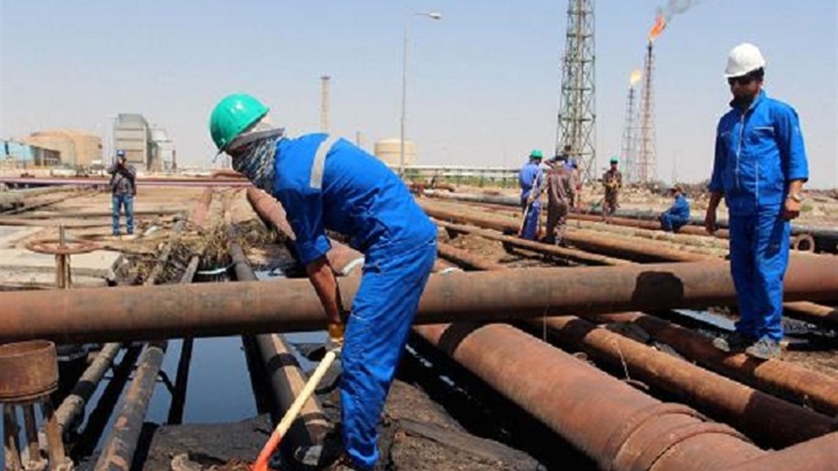 النفط يرتفع هامشياً مع التوترات الليبية