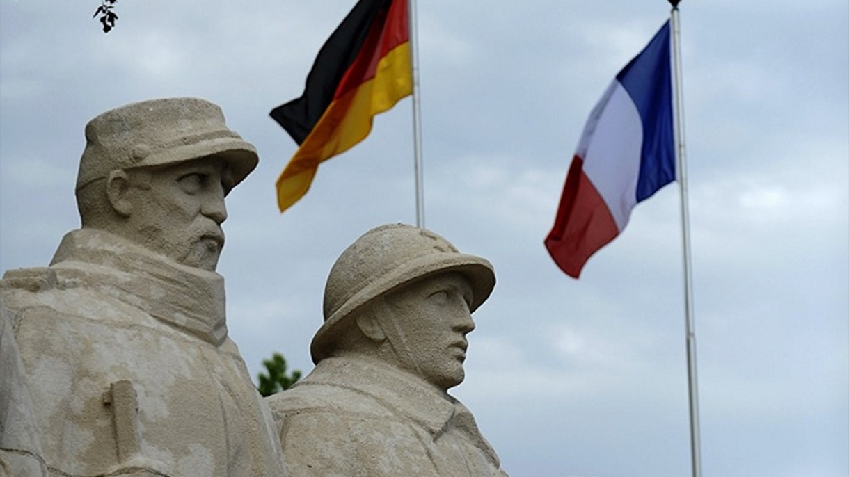 فرنسا وألمانيا يداً بيد