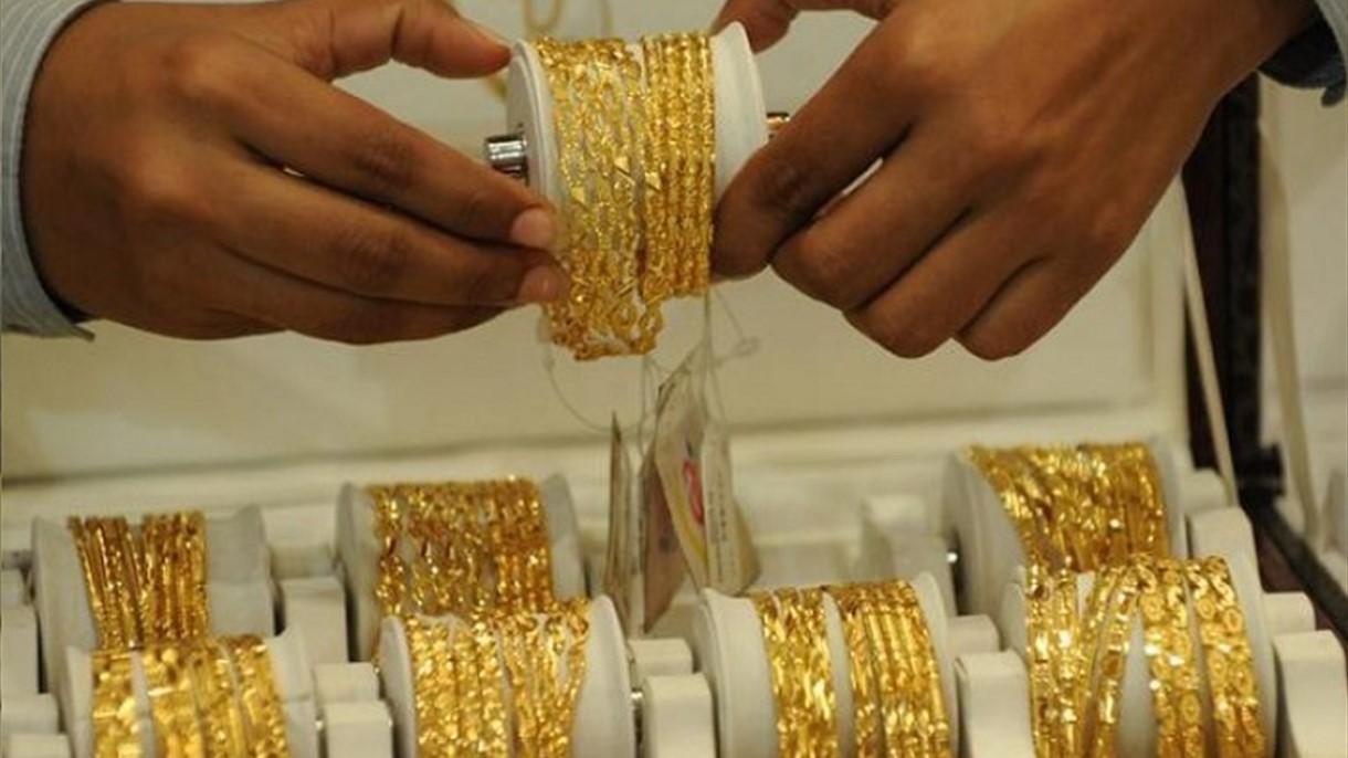 الذهب يتجه لتسجيل خسائر أسبوعية كبيرة