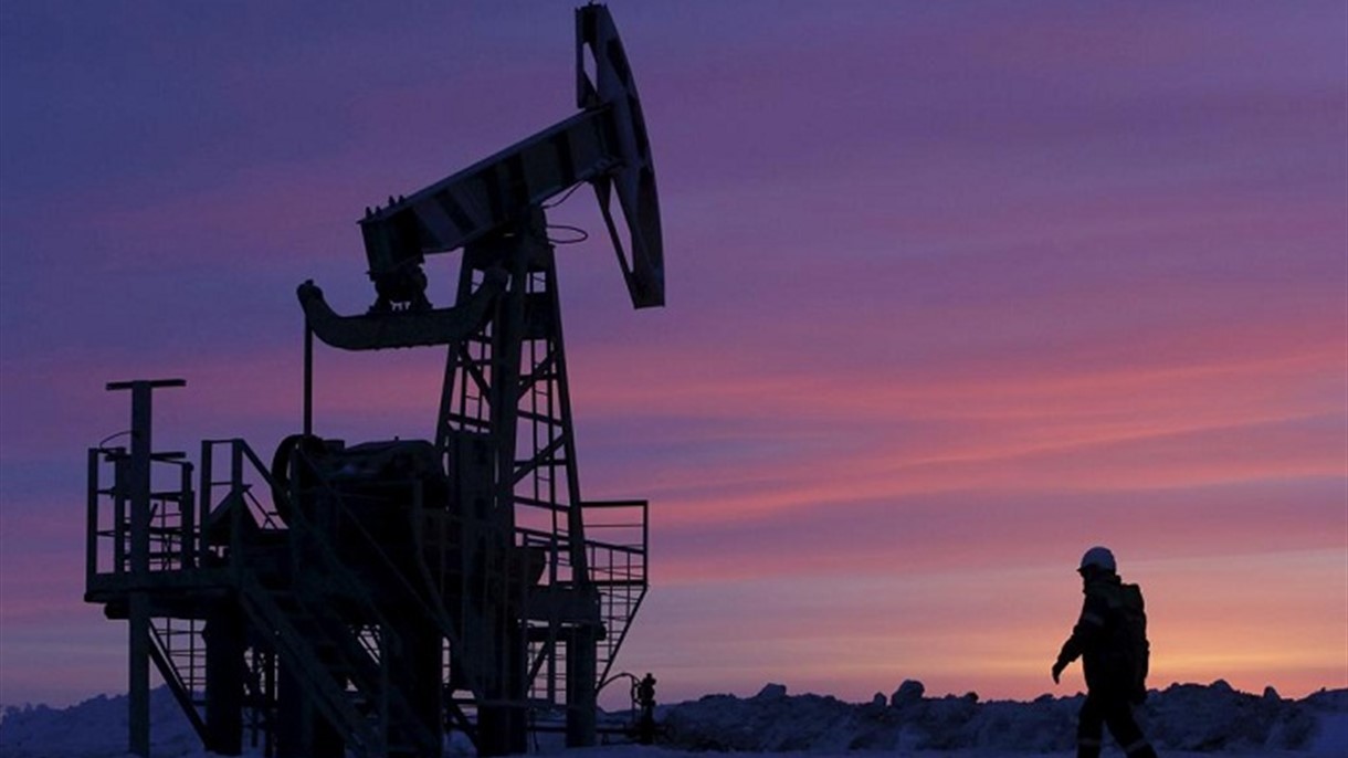 النفط يرتفع بدعم من مخزونات أميركا