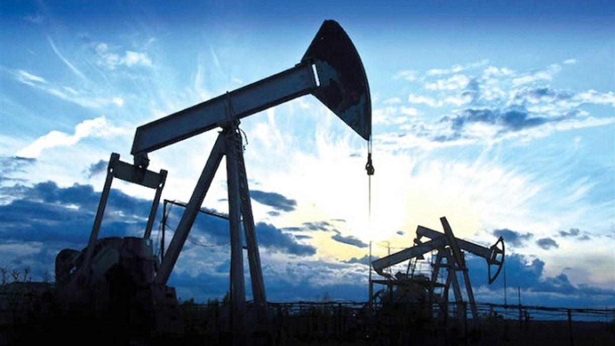 أسعار النفط ترتفع وتتجه لتسجيل مكاسب أسبوعية