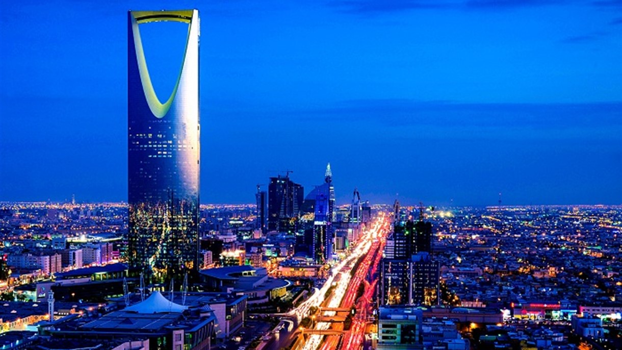 السعودية تفتح باب التأشيرات السياحية قريباً