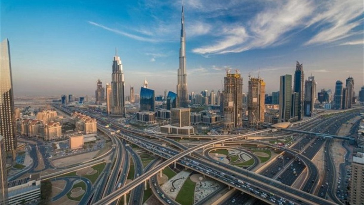 نمو اقتصاد الإمارات يلغي فرض ضريبة على الشركات
