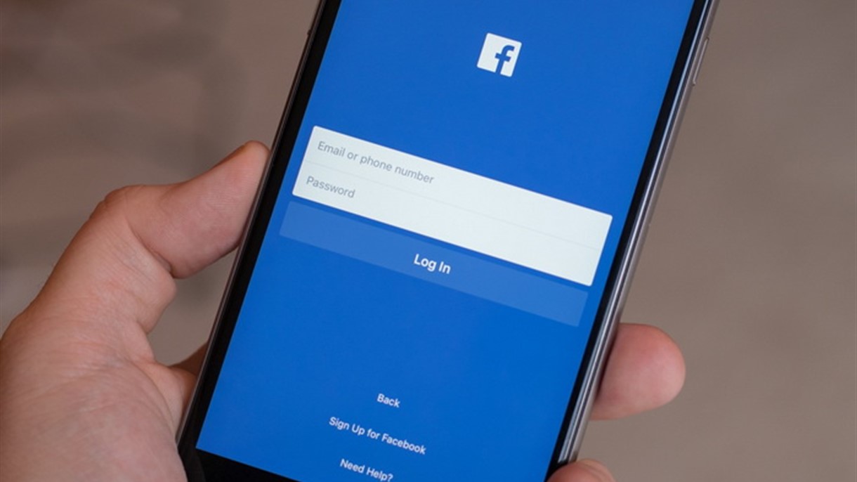 فايسبوك قرر توفير الانترنت على حاملي آيفون