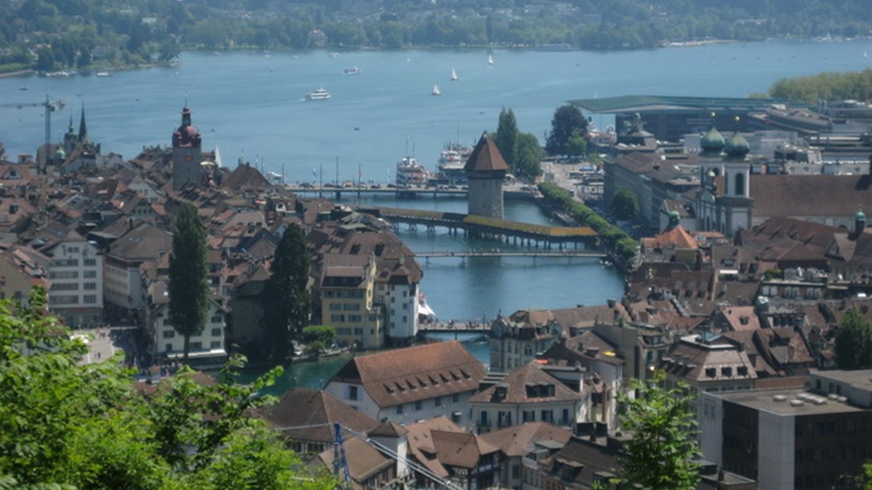 سويسرا تعيد الاموال غير الشرعية لدولها