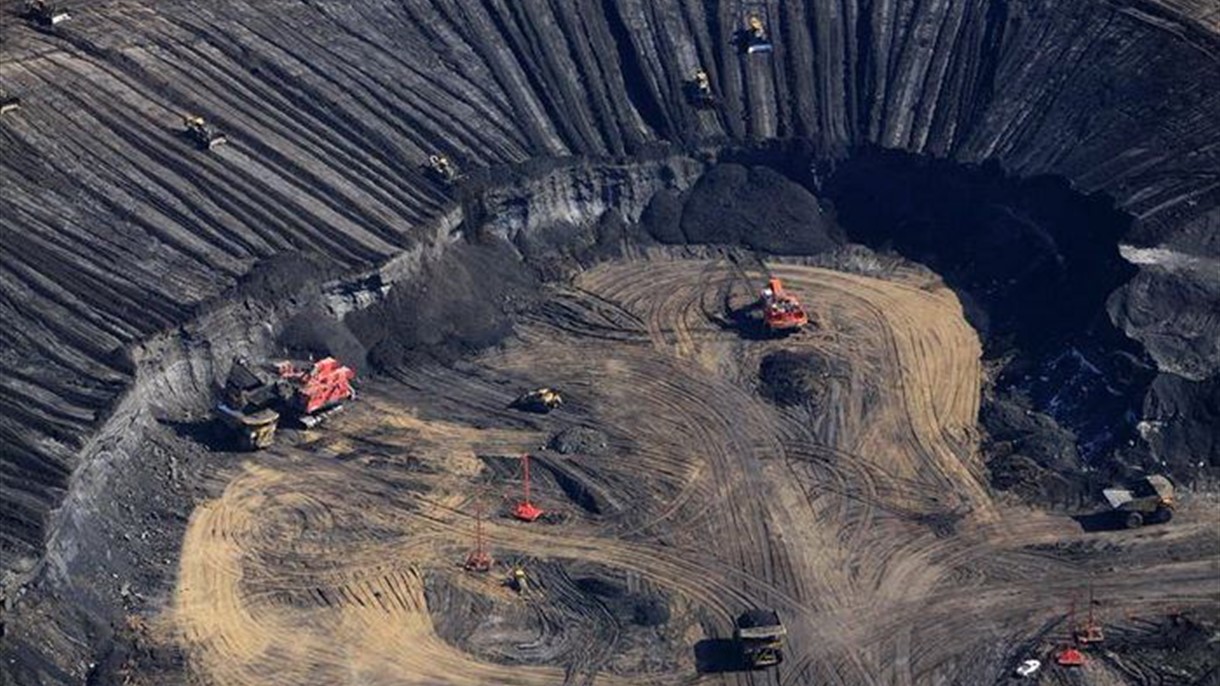 منتجو الرمال النفطية في كندا يواجهون هبوط النفط
