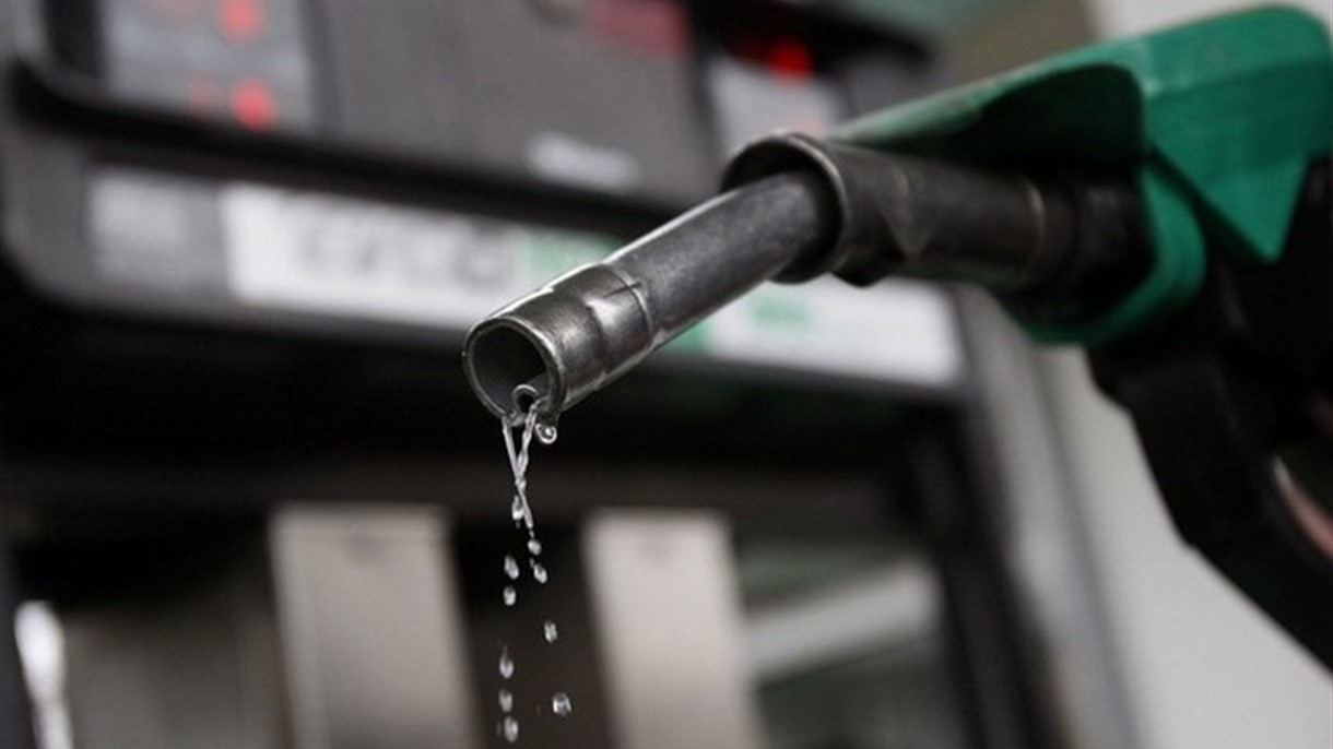النفط يهبط بعد معلومات عن ان السعودية لا ترى حاجة لقمة لدعم الأسعار