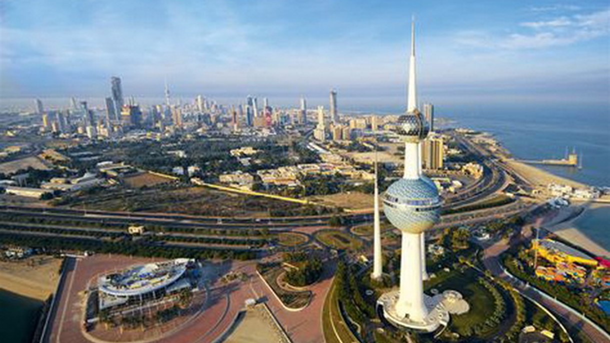 إيرادات الكويت تنخفض 60 في المئة