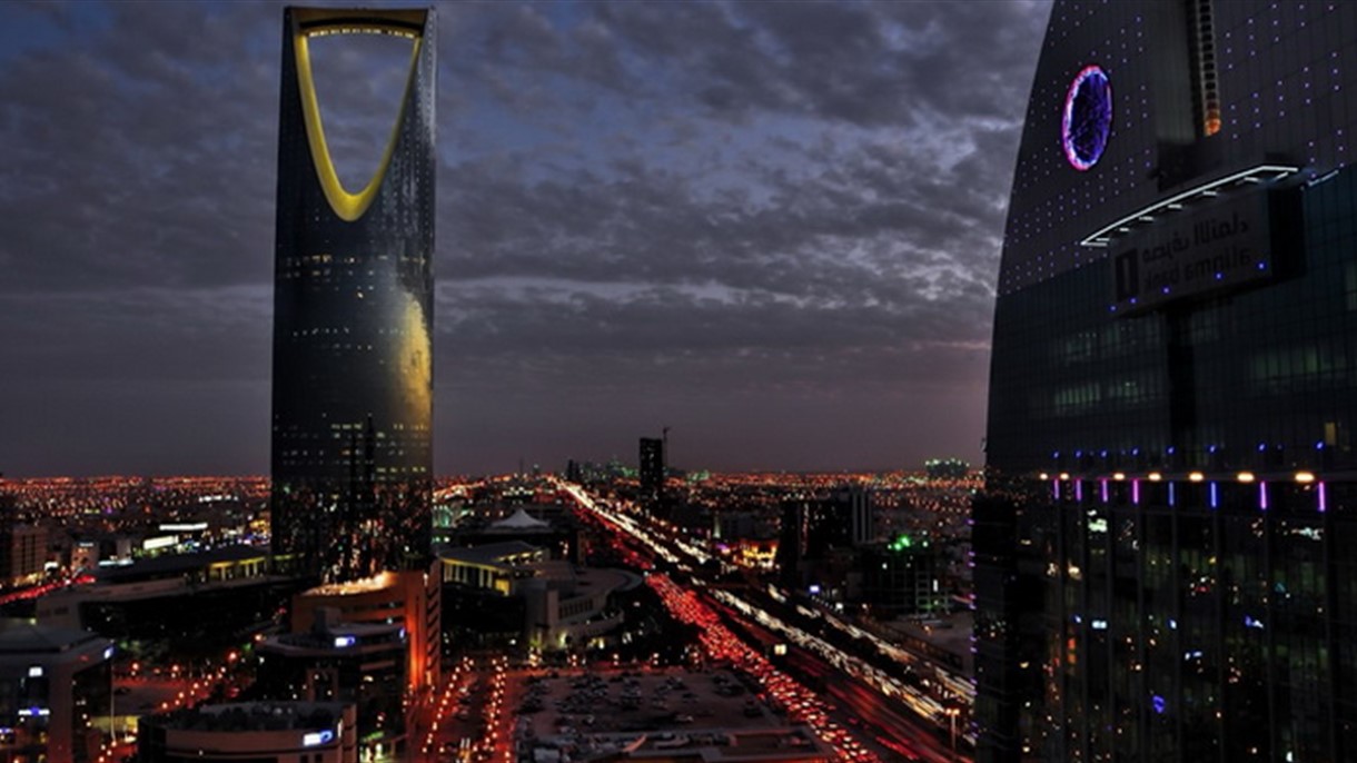 صندوق الاستثمارات السعودي يسعى لتوظيف مصرفيين لتنفيذ صفقات دولية