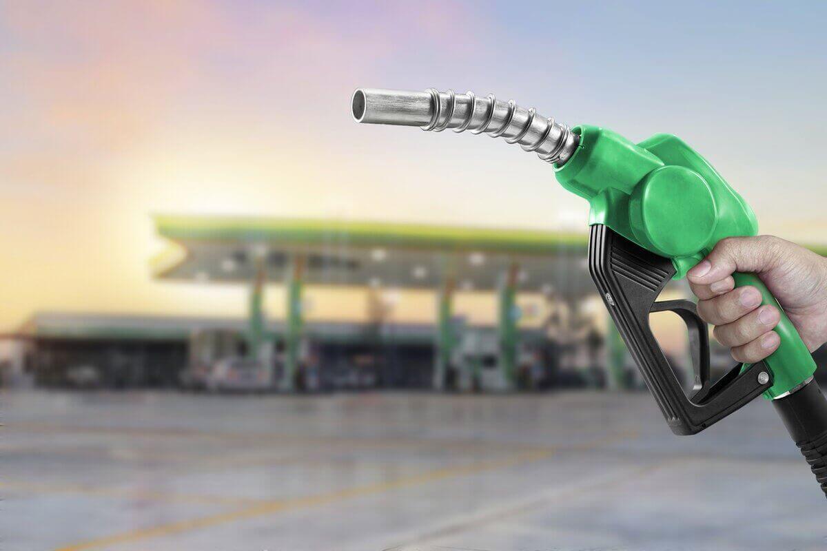 تراجع كبير ومستمر لأسعار النفط