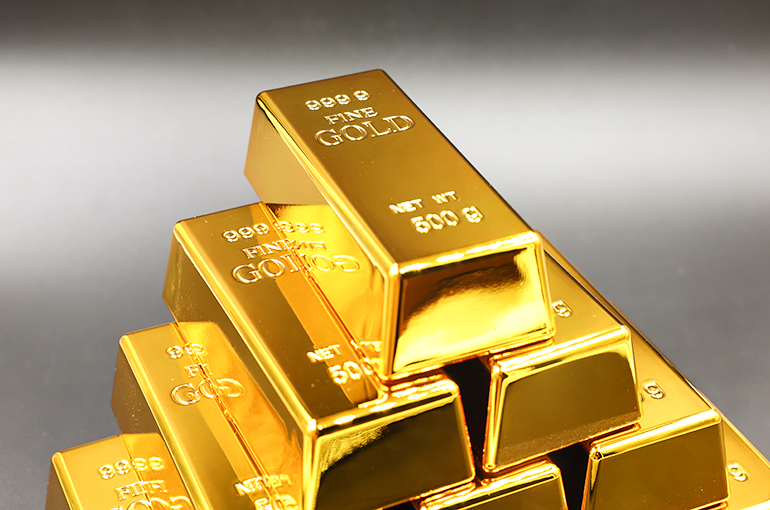 التوترات في الشرق الأوسط تضغط على الذهب.. إليكم أحدث الأسعار