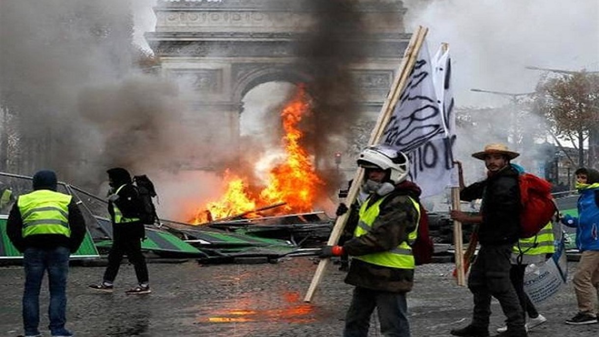 أضرار باريس بسبب احتجاجات السترات الصفراء