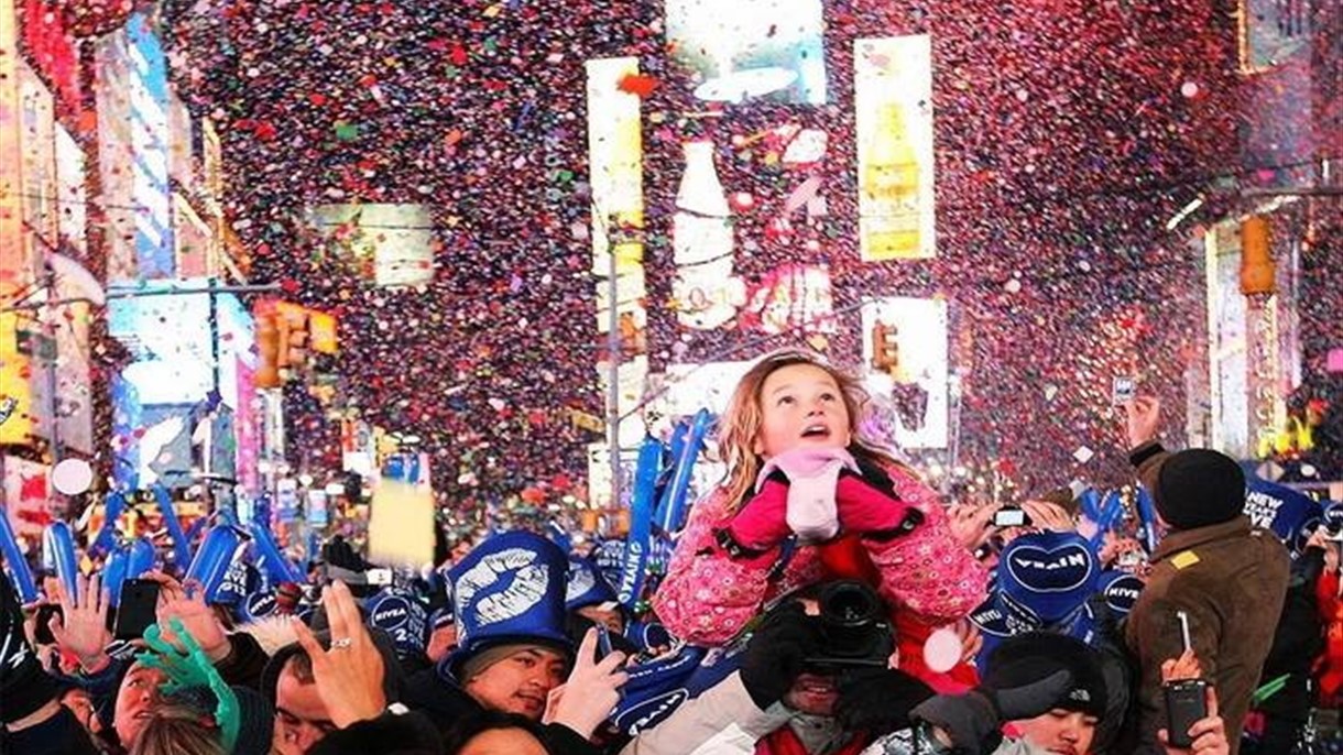 ميدان Times Square في نيويورك يستعدّ لحفلة رأس السنة
