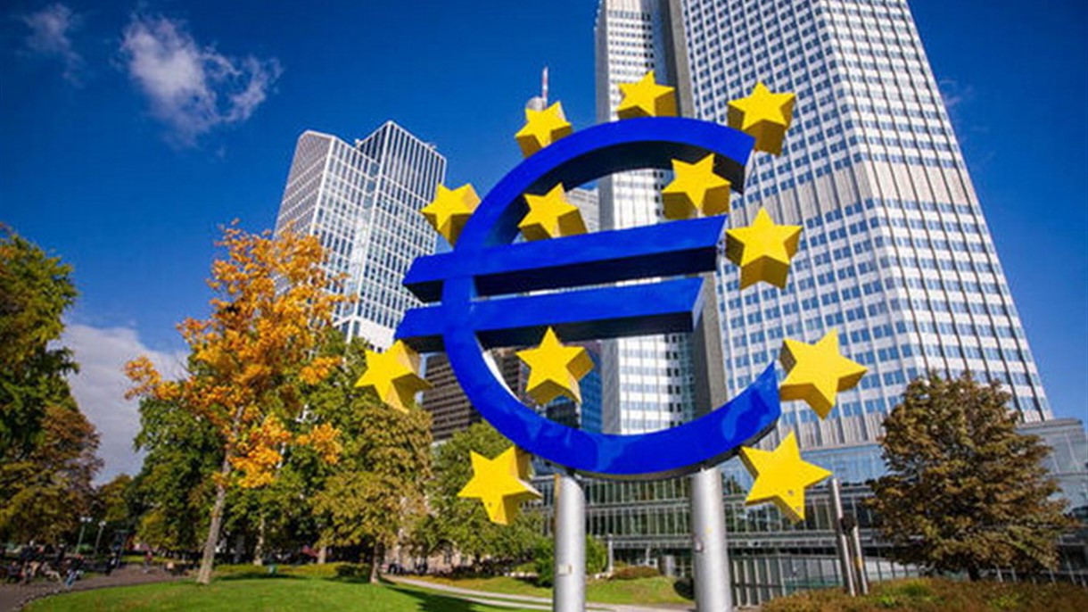 المركزي الأوروبي يثبت الفائدة