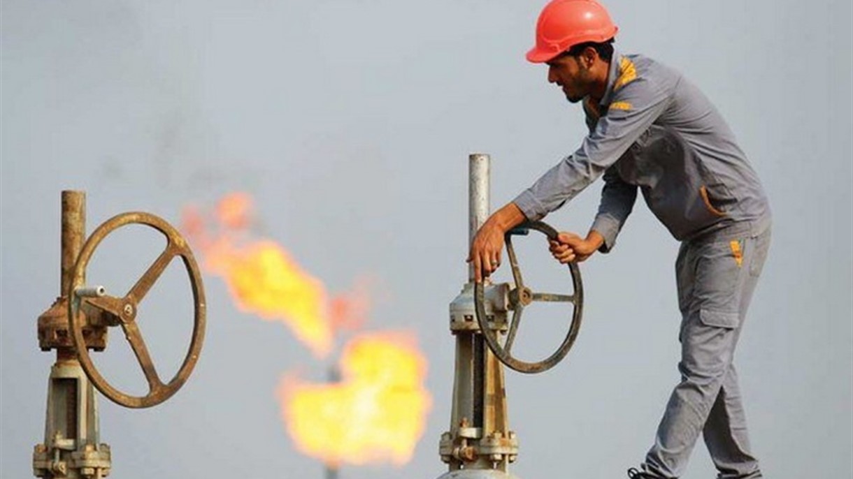 النفط يتراجع بعد اتفاق السعودية والإمارات بشأن الإنتاج