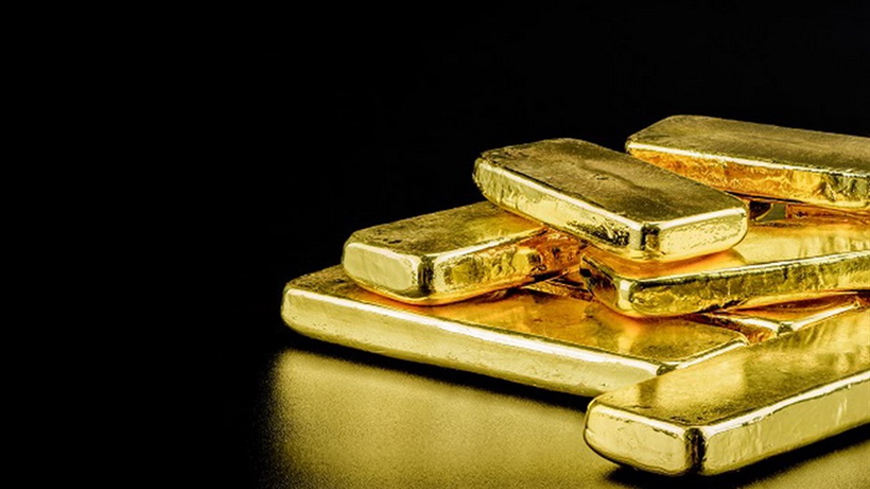 الذهب يتداول قرب أعلى مستوى في ثلاثة أسابيع