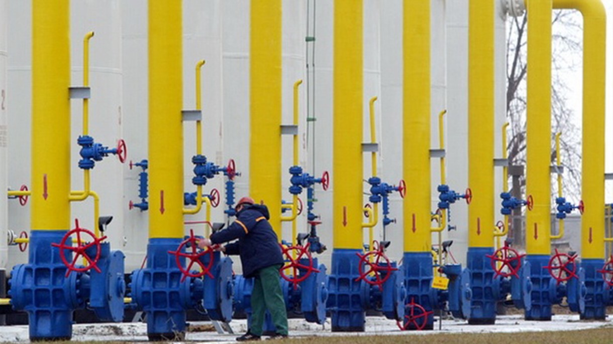 اتفاق مؤقت لبيع الغاز الروسي الى اوكرانيا