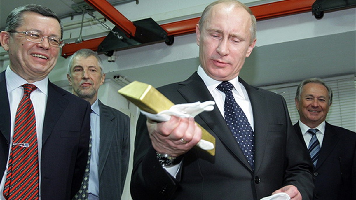 بوتين يشيد بقرار المركزي الروسي تعويم الروبل