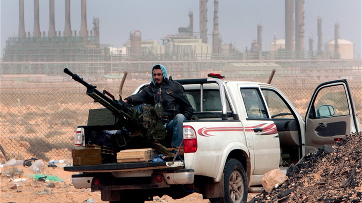 كارثة تصيب قطاع النفط الليبي