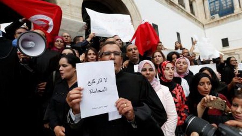 اضراب للمحامين في تونس: لا لتركيعنا