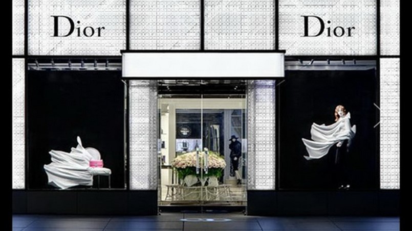 Christian Dior للبيع