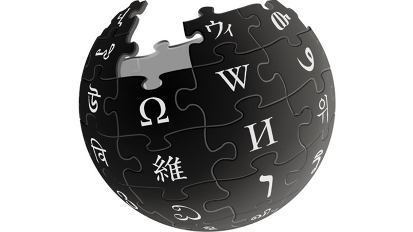 ويكيبيديا ترتدي الاسود