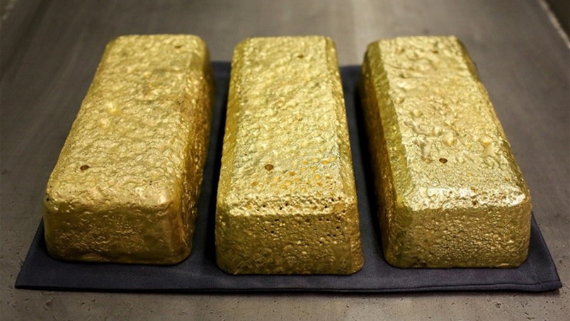 أسعار الذهب تتابع تداعيات أوميكرون