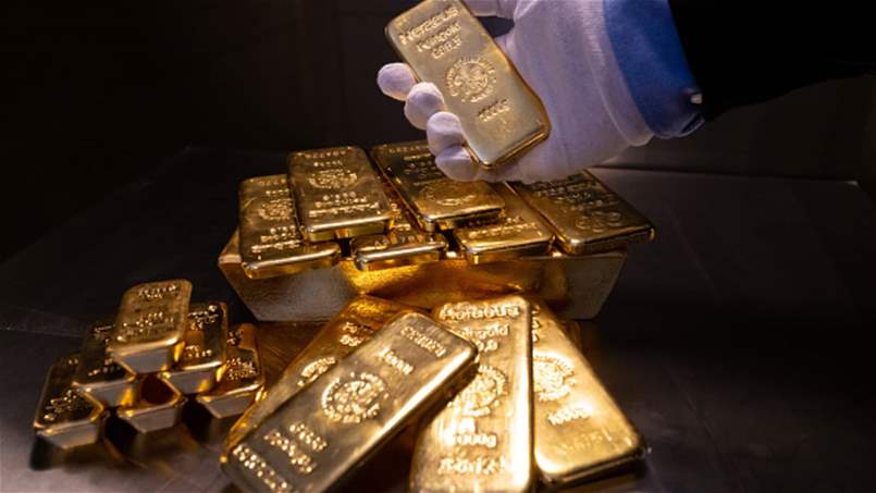 أسعار الذهب تُعمّق خسائرها وتهبط بأكثر من 50 دولاراً