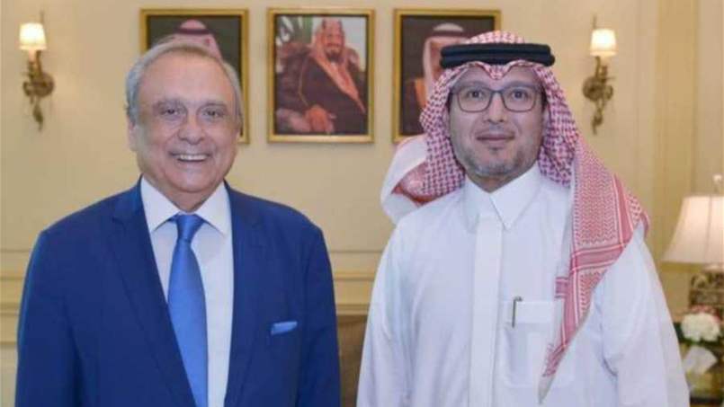 رئيس مصرف الإسكان يطلع السفير السعودي على مشاريع المصرف 