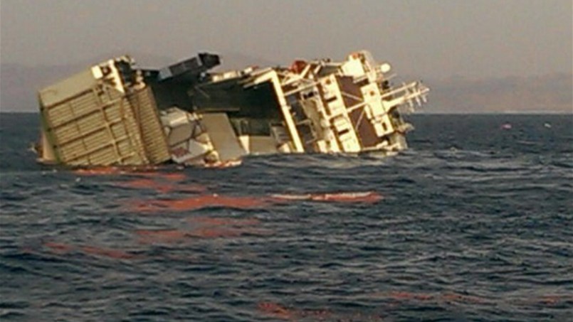 شاحنات لبنانية على متن السفينة الغارقة في البحر الاحمر