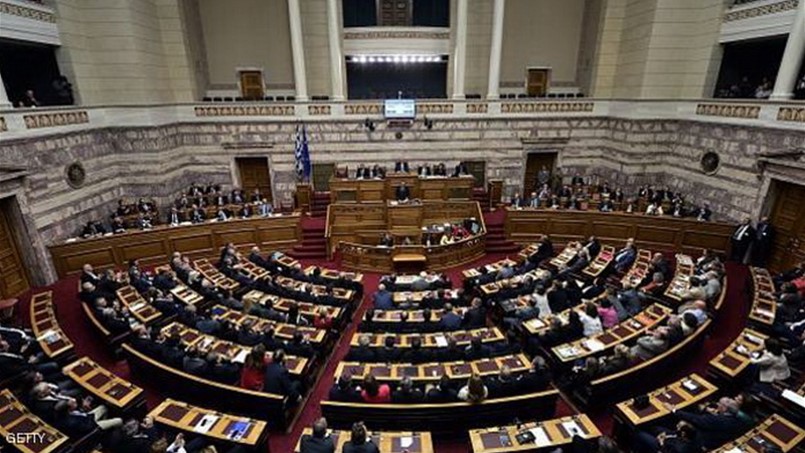 البرلمان اليوناني يوافق على خطة المساعدة الثالثة