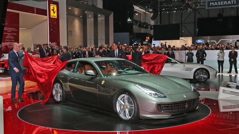 إطلاق فيراري GTC4Lusso في معرض جنيف الدولي للسيارات